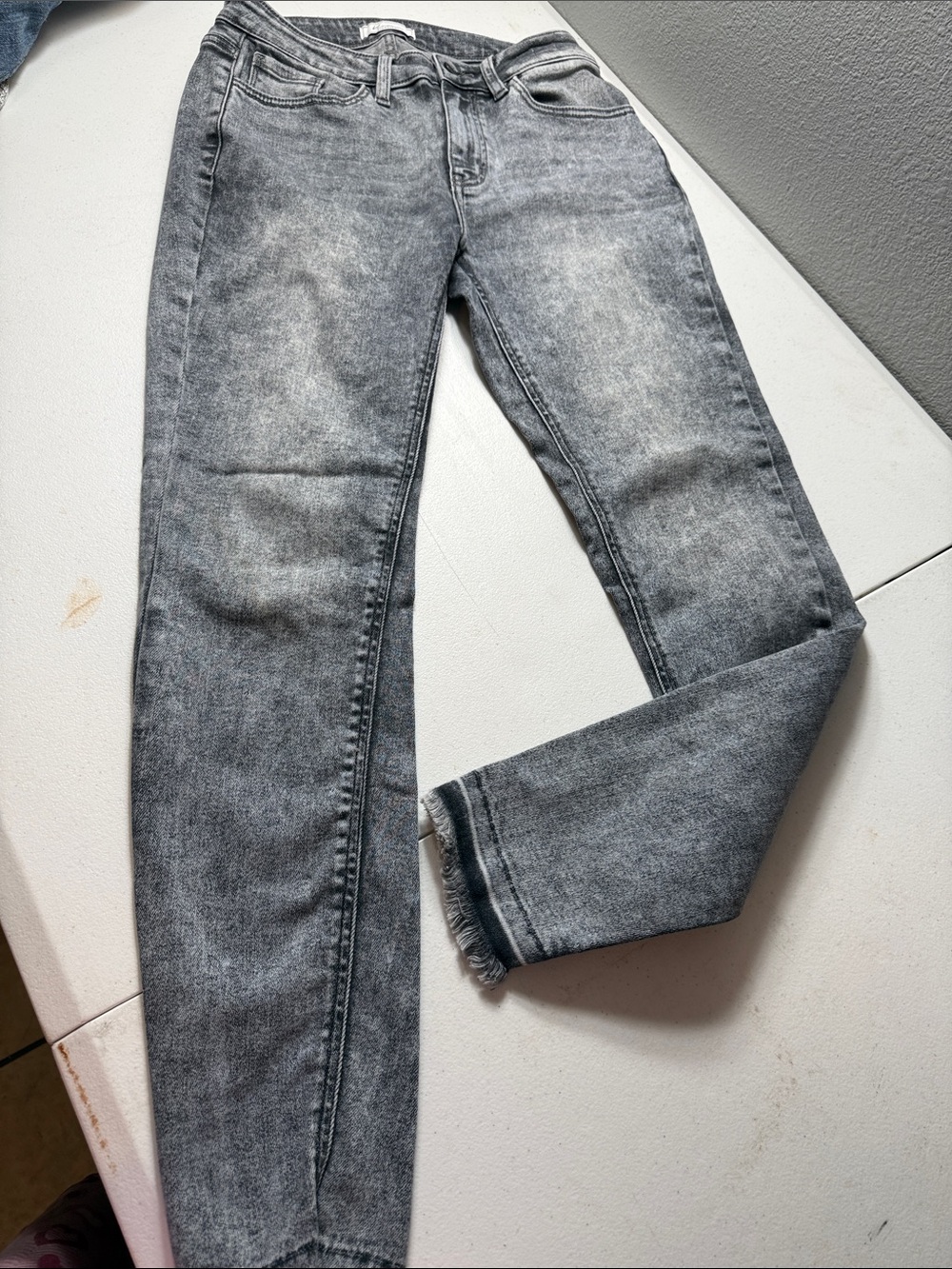 KanCan Men's Slim Straight Washed Grey Jeans
